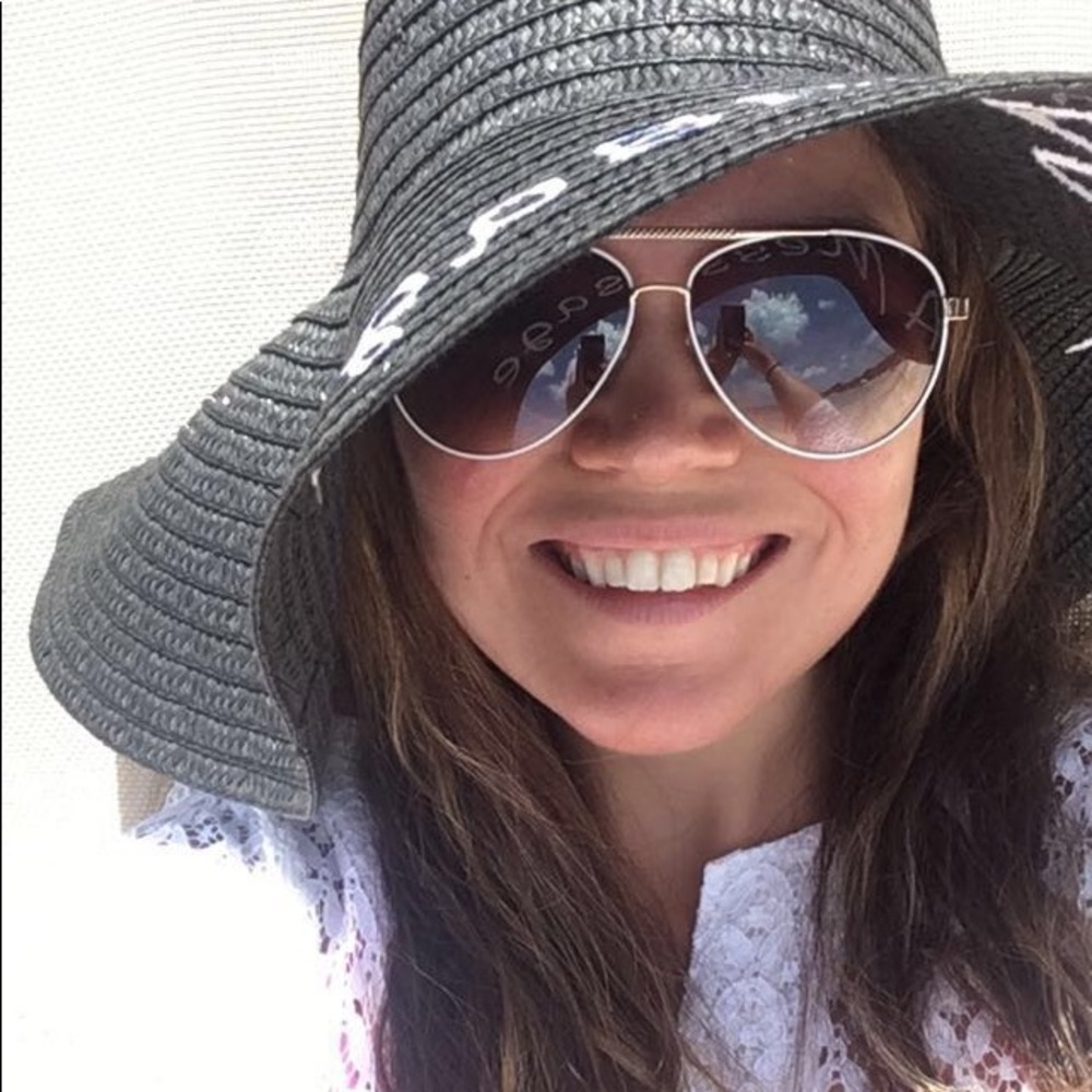 Meet your Posher, Lacey